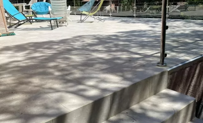 Terrasse finis, goutte d'eau et garde corp posé